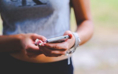 ¿ CÓMO ARRUINAR TU VIDA CON UN CLICK ?